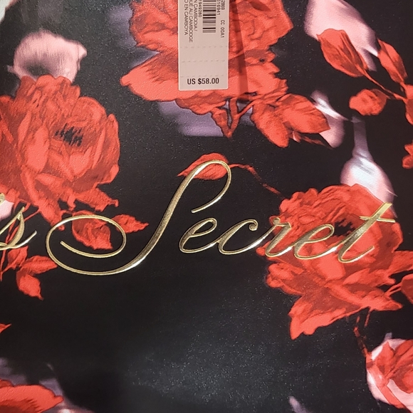 Victoria's secret large black tote with red roses - Picture 2 of 6